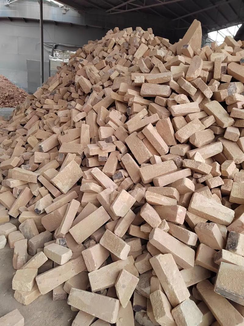 全國專業收購廢舊耐火材料，助力資源循環利用