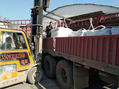 開(kāi)封耐火材料現(xiàn)場(chǎng)裝車(chē)實(shí)錄 工業(yè)高效與物流協(xié)同的典范